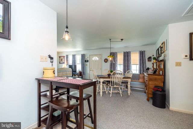 208 N 4TH, Bally, PA 19503
