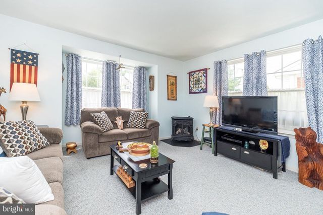 208 N 4TH, Bally, PA 19503