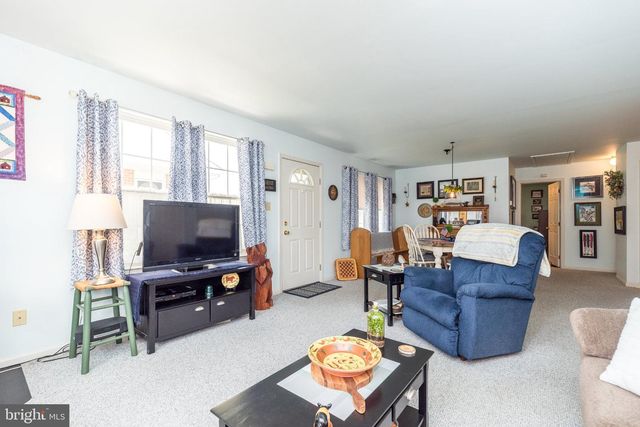 208 N 4TH, Bally, PA 19503