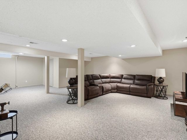 45461 Nottingham Drive, Macomb Twp, MI 48044