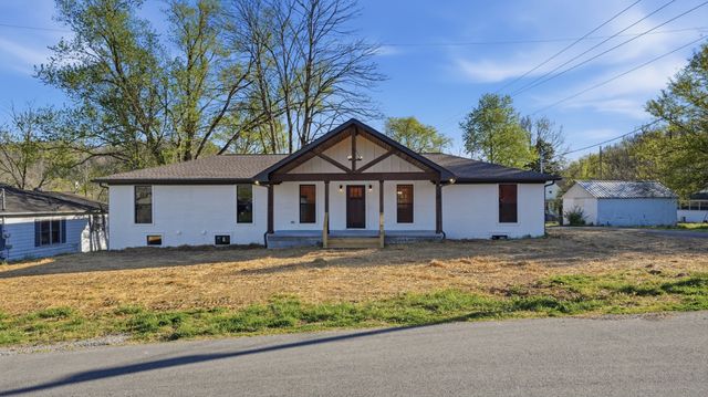 104 Division St, Normandy, TN 37360
