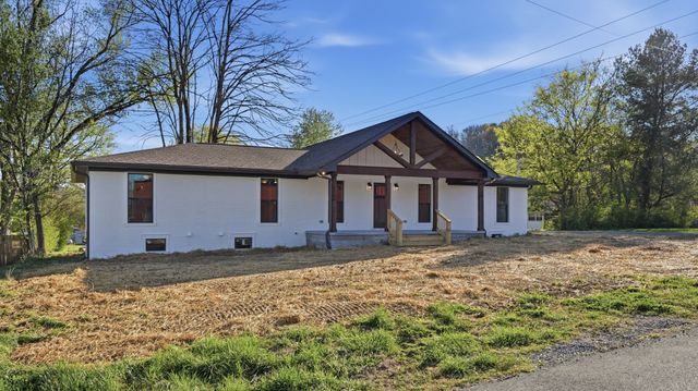 104 Division St, Normandy, TN 37360