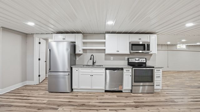 104 Division St, Normandy, TN 37360