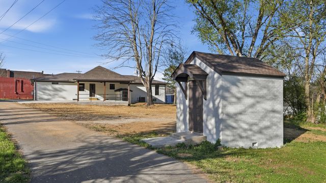 104 Division St, Normandy, TN 37360