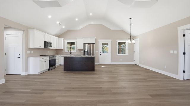 104 Division St, Normandy, TN 37360