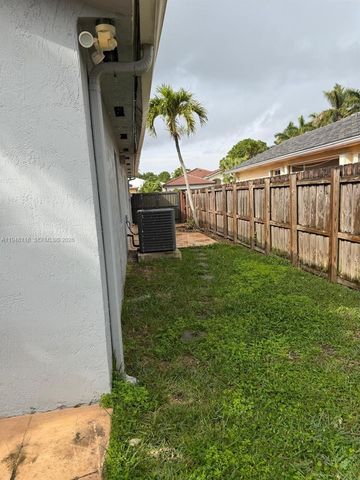 9125 SW 166th Ave, Miami, FL 33196