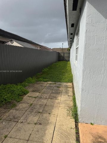 9125 SW 166th Ave, Miami, FL 33196