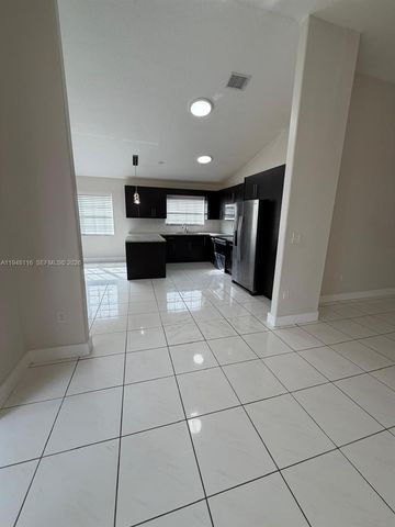 9125 SW 166th Ave, Miami, FL 33196