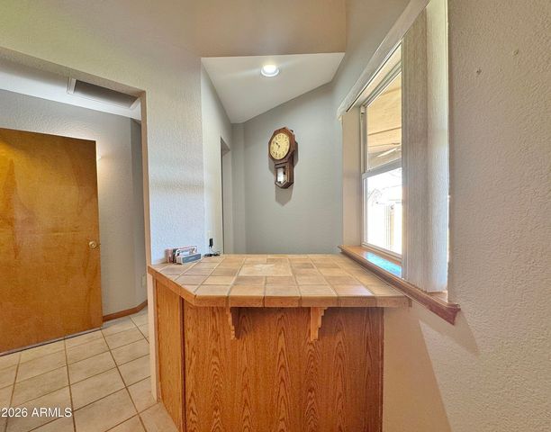 9520 W VALVIEW Place, Arizona City, AZ 85123