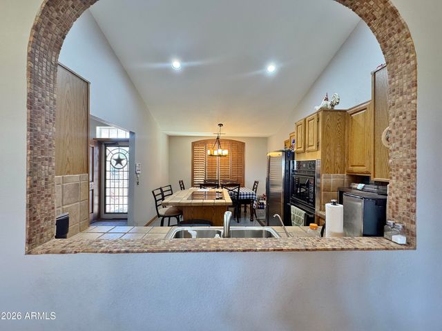 9520 W VALVIEW Place, Arizona City, AZ 85123