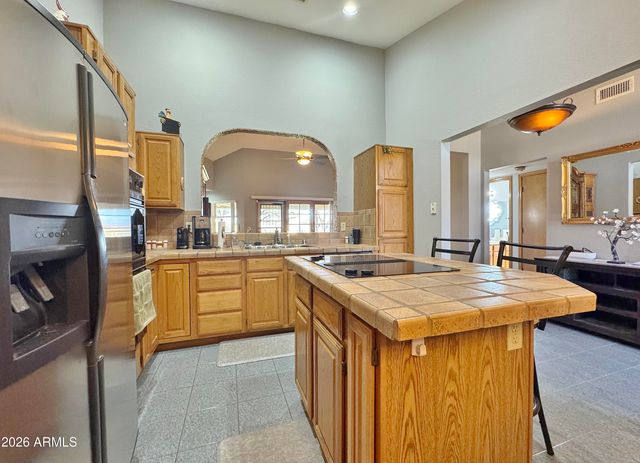 9520 W VALVIEW Place, Arizona City, AZ 85123