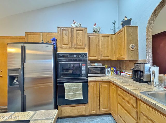 9520 W VALVIEW Place, Arizona City, AZ 85123