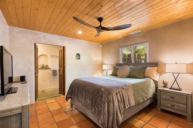 831 Ninita, Santa Fe, NM 87505