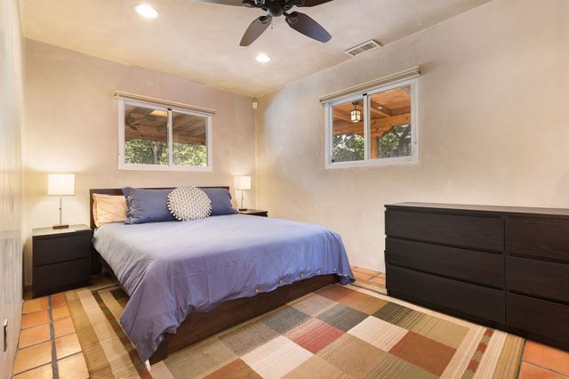 831 Ninita, Santa Fe, NM 87505