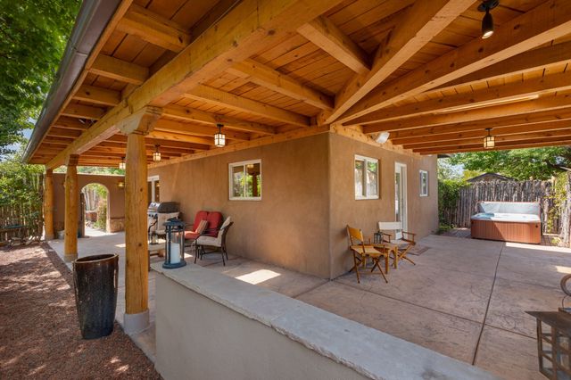 831 Ninita, Santa Fe, NM 87505
