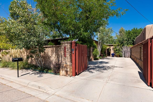 831 Ninita, Santa Fe, NM 87505