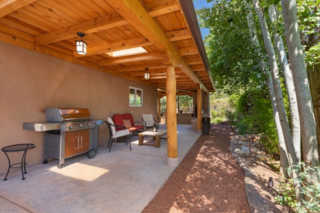 831 Ninita, Santa Fe, NM 87505