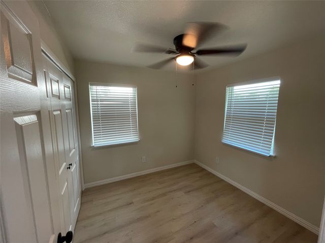 305 Jenny Kay Lane, Irving, TX 75060