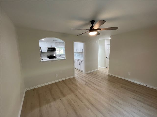 305 Jenny Kay Lane, Irving, TX 75060