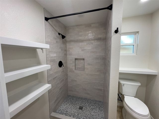 305 Jenny Kay Lane, Irving, TX 75060