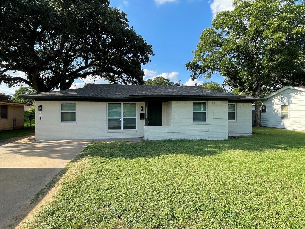 305 Jenny Kay Lane, Irving, TX 75060