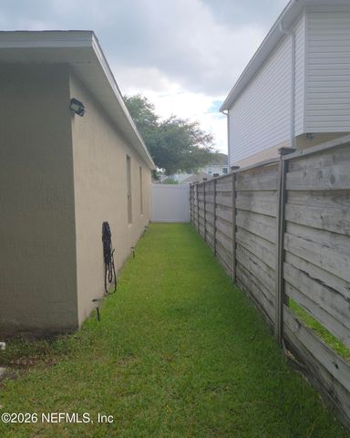 1663 E JAYHAWK Lane E, Jacksonville, FL 32221