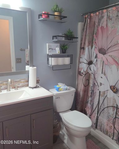 1663 E JAYHAWK Lane E, Jacksonville, FL 32221