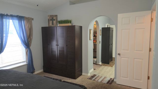 1663 E JAYHAWK Lane E, Jacksonville, FL 32221