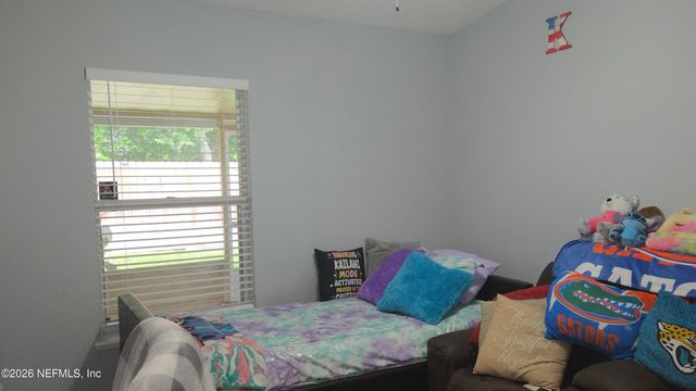 1663 E JAYHAWK Lane E, Jacksonville, FL 32221