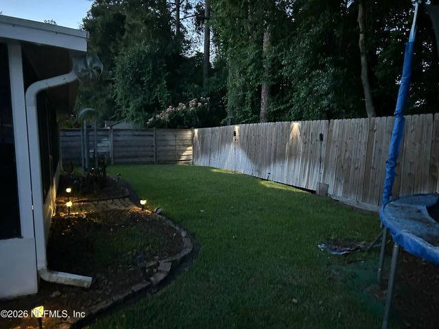 1663 E JAYHAWK Lane E, Jacksonville, FL 32221