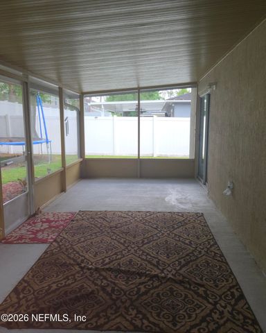 1663 E JAYHAWK Lane E, Jacksonville, FL 32221
