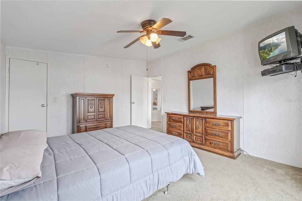 Image 22 of property listing at 5819 PORTSMOUTH DRIVE, Tampa, FL 33615