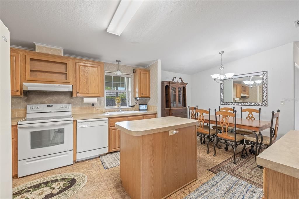 Image 6 of property listing at 5819 PORTSMOUTH DRIVE, Tampa, FL 33615