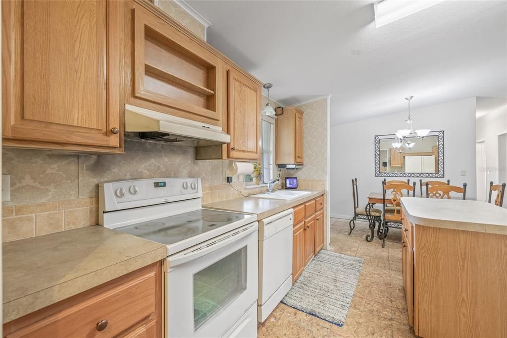 Image 8 of property listing at 5819 PORTSMOUTH DRIVE, Tampa, FL 33615