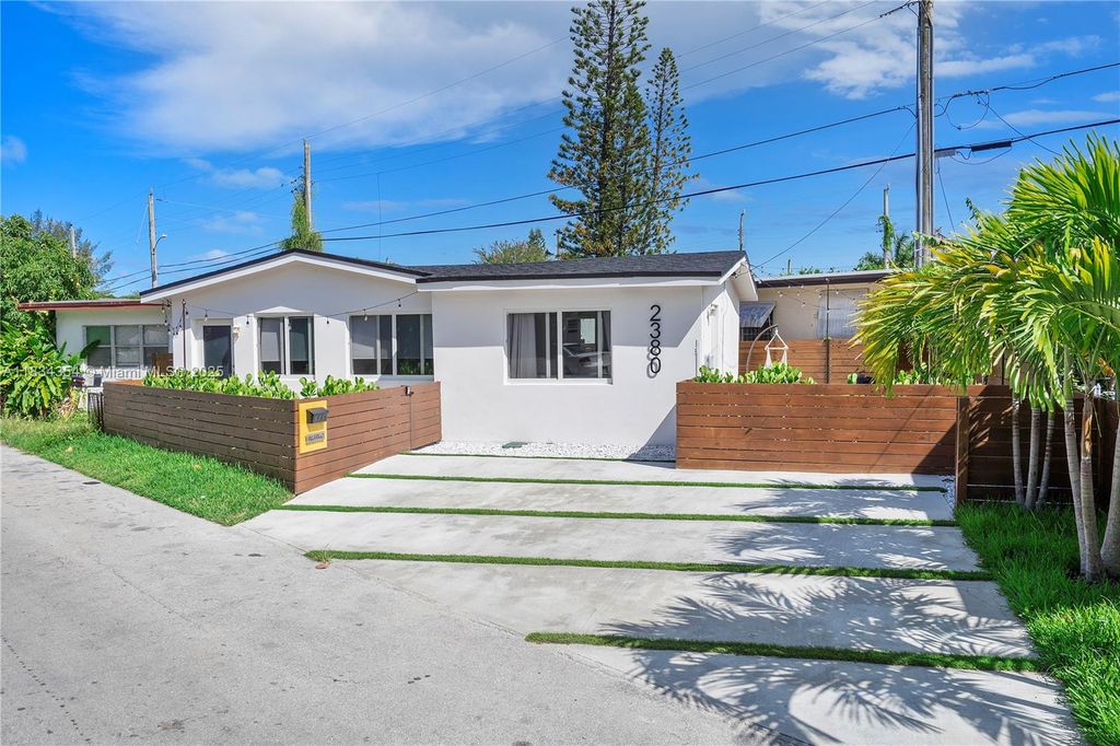 2380 NE 137th St, North Miami Beach, FL 33181