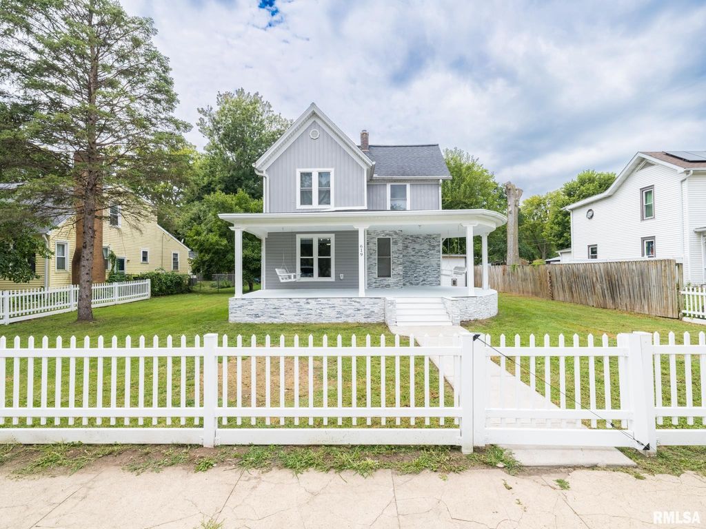 619 N SANTA FE Avenue, Chillicothe, IL 61523