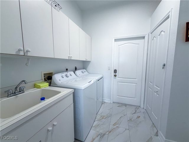 2549 SW 38th ST, Cape Coral, FL 33914