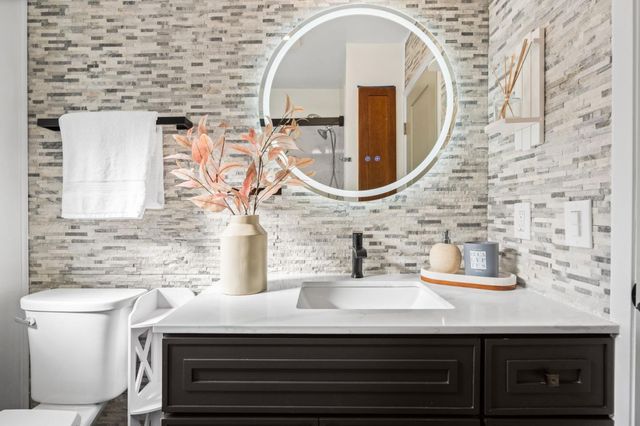 8124 Greenly Drive, Oakland, CA 94605