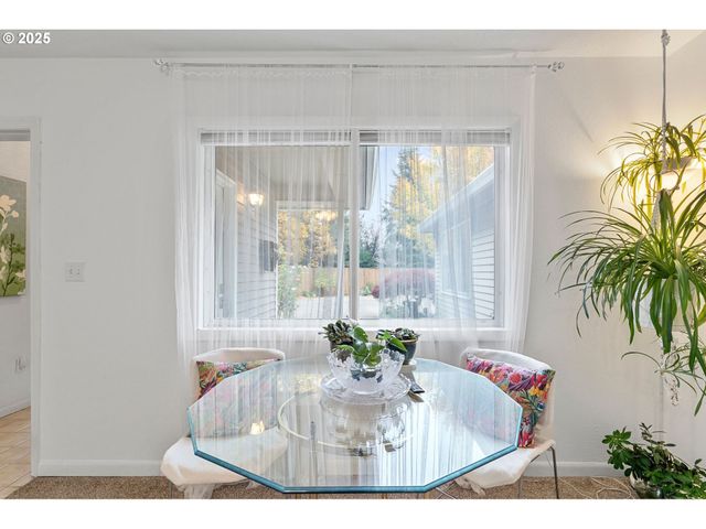 15390 Sw DAVIS Rd, Beaverton, OR 97007