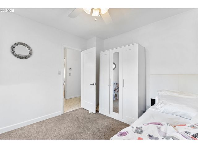 15390 Sw DAVIS Rd, Beaverton, OR 97007