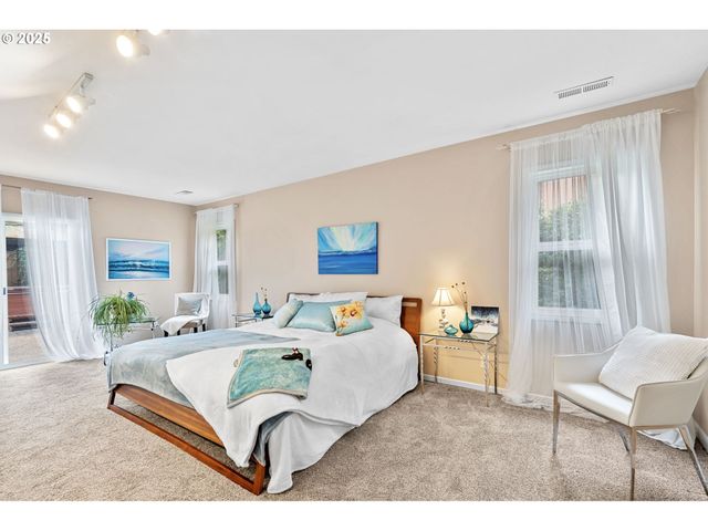 15390 Sw DAVIS Rd, Beaverton, OR 97007