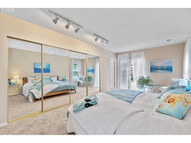 15390 Sw DAVIS Rd, Beaverton, OR 97007