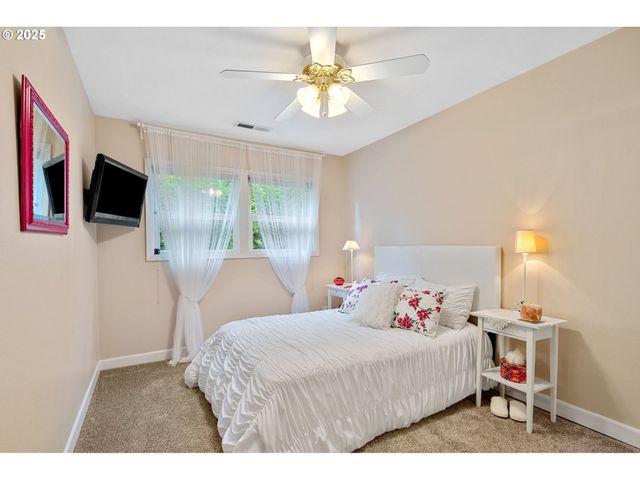 15390 Sw DAVIS Rd, Beaverton, OR 97007