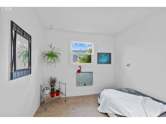 15390 Sw DAVIS Rd, Beaverton, OR 97007