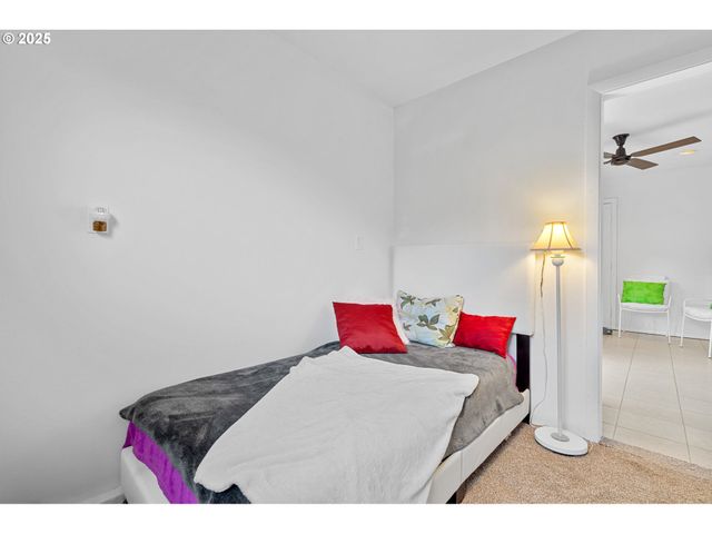 15390 Sw DAVIS Rd, Beaverton, OR 97007