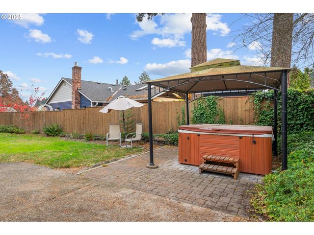 15390 Sw DAVIS Rd, Beaverton, OR 97007