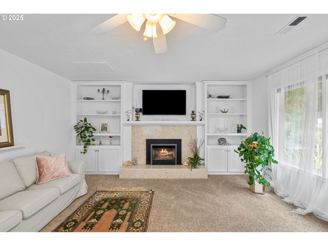 15390 Sw DAVIS Rd, Beaverton, OR 97007