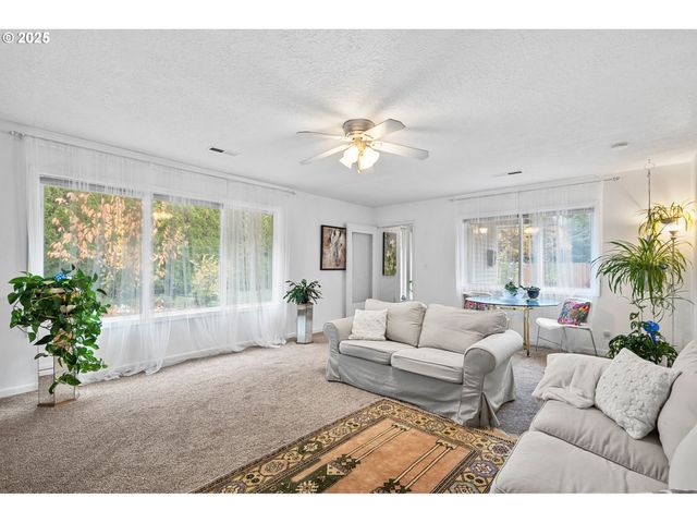 15390 Sw DAVIS Rd, Beaverton, OR 97007