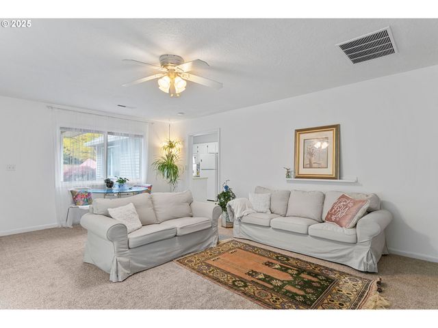 15390 Sw DAVIS Rd, Beaverton, OR 97007