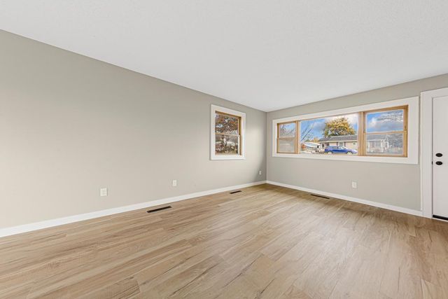 101 6th Avenue NW, Dodge Center, MN 55927